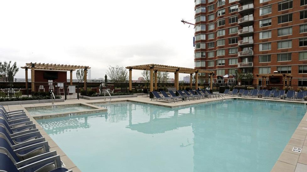 Marbella Suites At Newport Jersey City Exterior foto